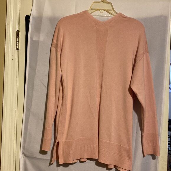 Pretty in pink Sweater - Picture 3 of 4